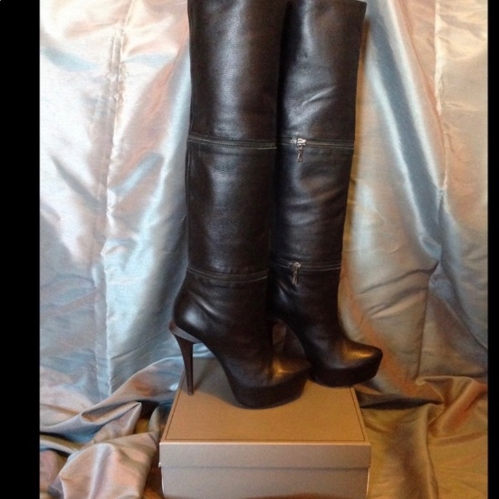 BCBG MaxAzria knee high boots - Picture 2 of 3